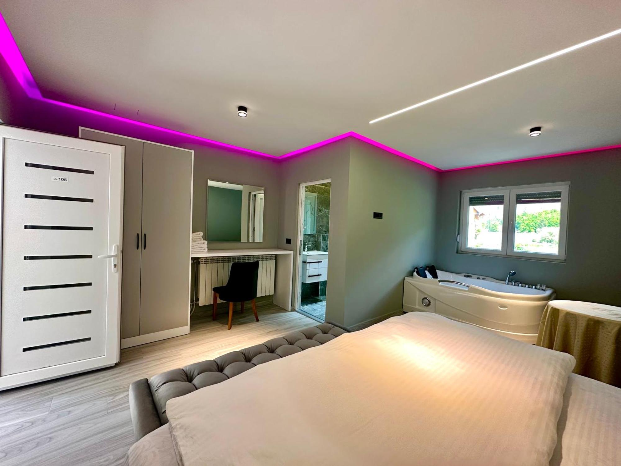 Breezy Hotel Valbone Eksteriør billede