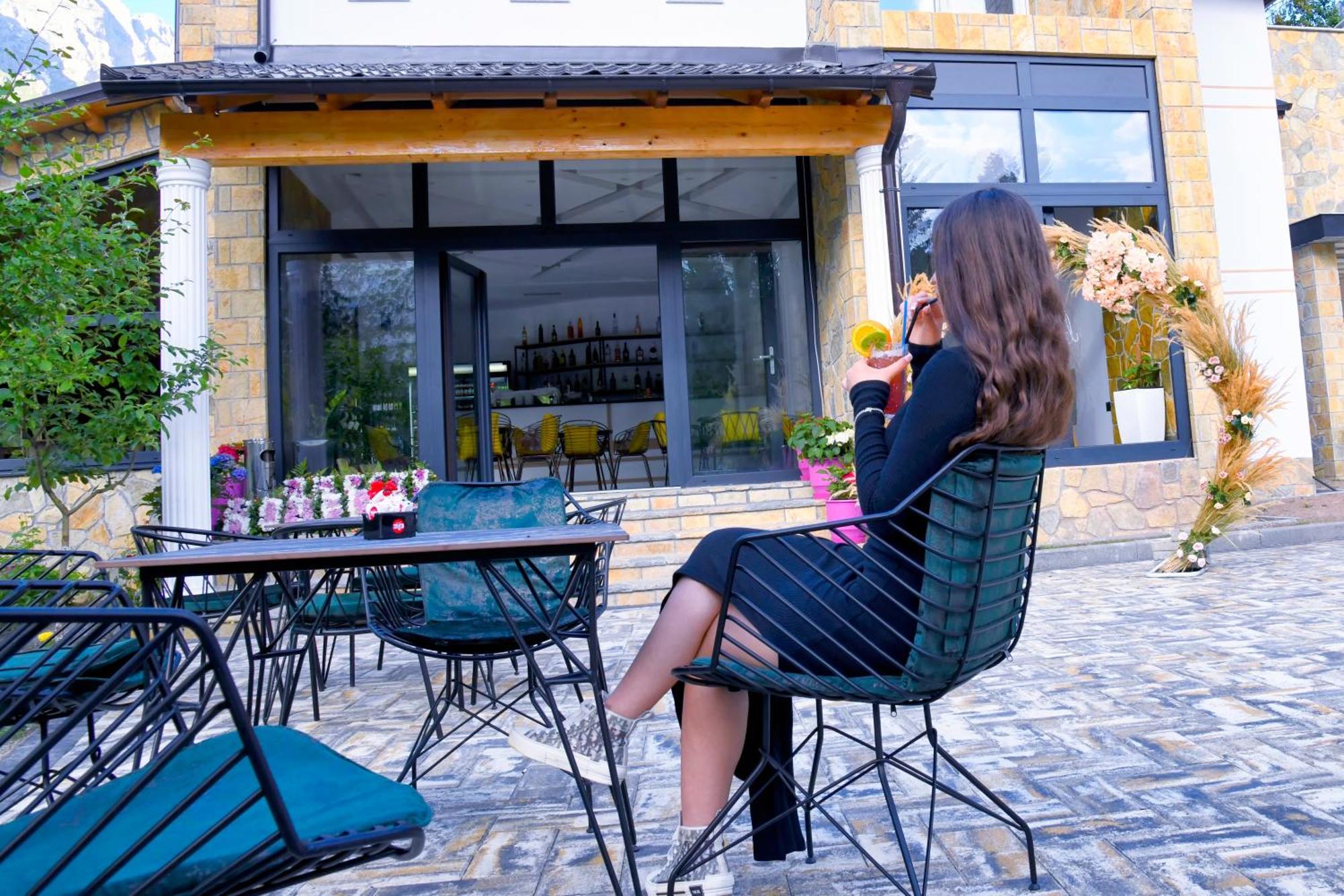 Breezy Hotel Valbone Eksteriør billede