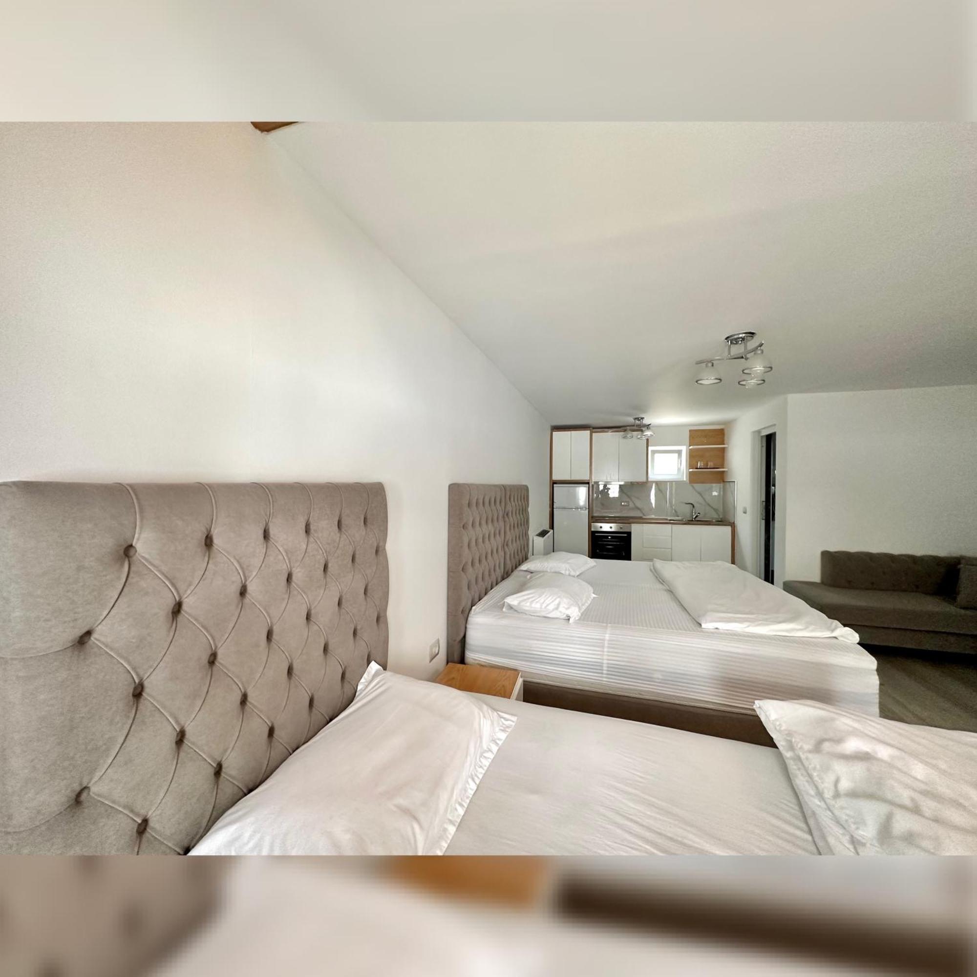 Breezy Hotel Valbone Værelse billede