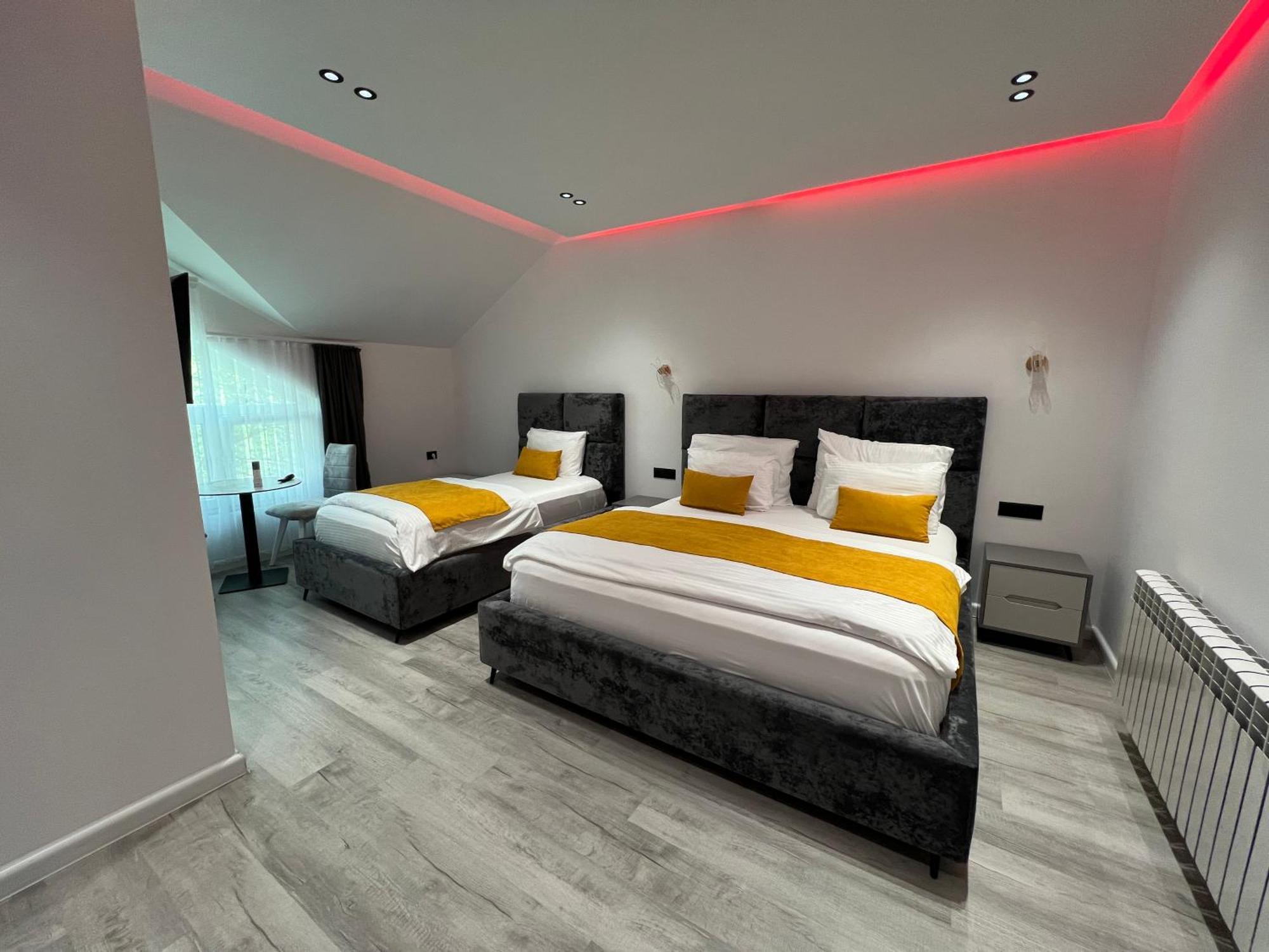 Breezy Hotel Valbone Eksteriør billede