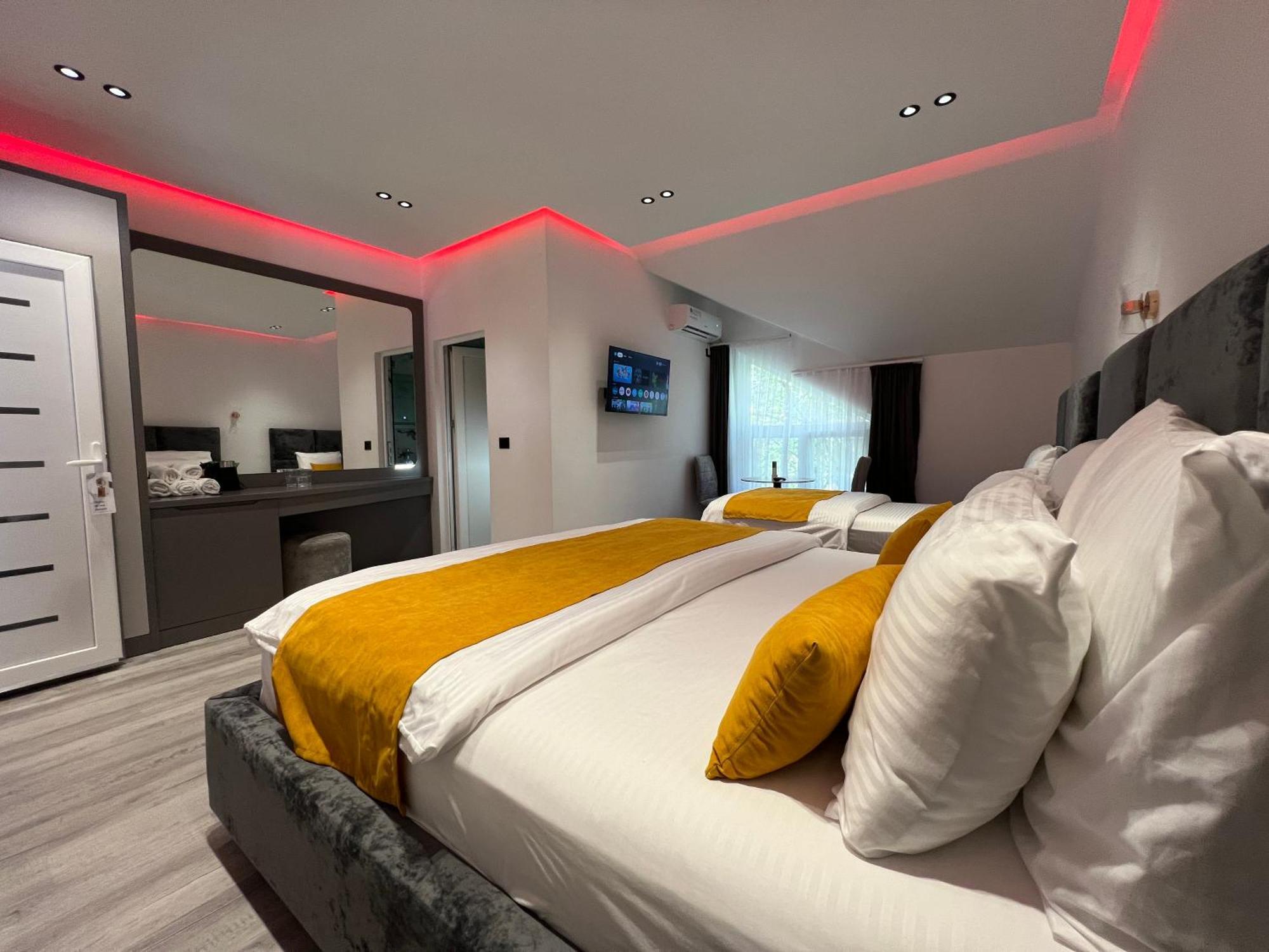 Breezy Hotel Valbone Eksteriør billede